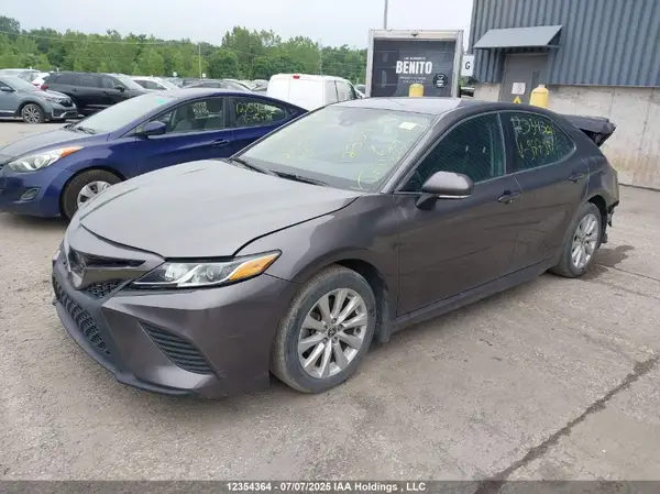 4T1G11AK8LU977946 2020 TOYOTA CAMRY - Image 2
