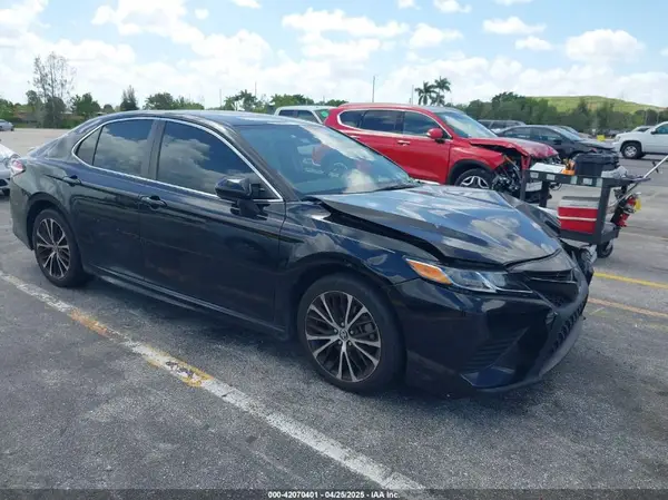 4T1G11AK8LU980068 2020 TOYOTA CAMRY - Image 1