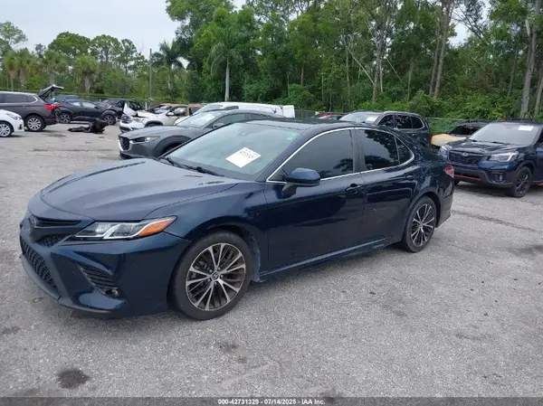 4T1G11AK8LU983844 2020 TOYOTA CAMRY - Image 2