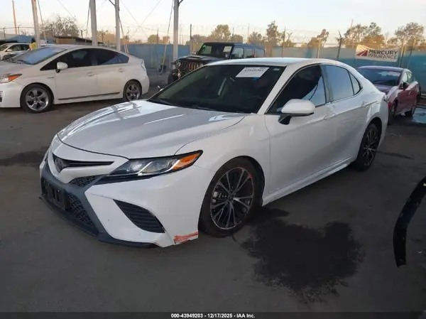 4T1G11AK8LU984153 2020 TOYOTA CAMRY - Image 2