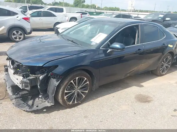 4T1G11AK8LU986162 2020 TOYOTA CAMRY - Image 2