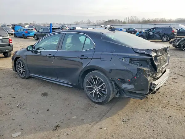4T1G11AK8MU404367 2021 TOYOTA CAMRY - Image 2