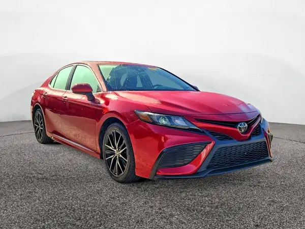 4T1G11AK8MU407348 2021 TOYOTA CAMRY - Image 1