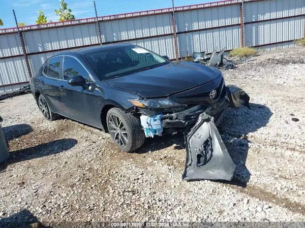 4T1G11AK8MU407723 2021 TOYOTA CAMRY - Image 1