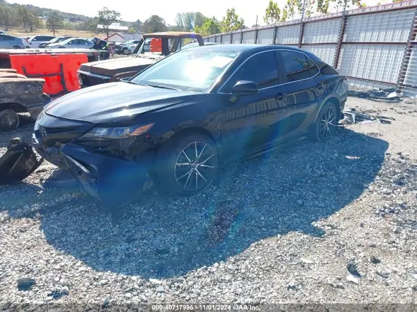 4T1G11AK8MU407723 2021 TOYOTA CAMRY - Image 2