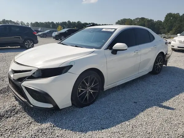 4T1G11AK8MU408838 2021 TOYOTA CAMRY - Image 1