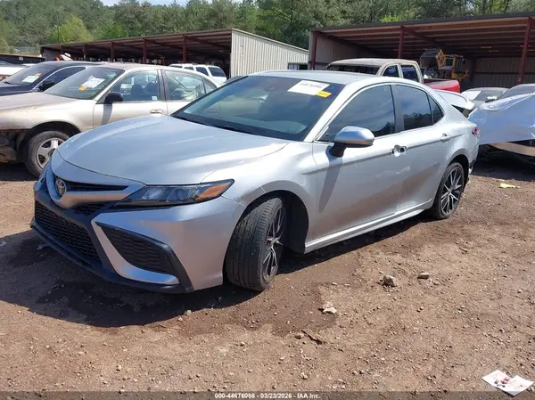 4T1G11AK8MU412355 2021 TOYOTA CAMRY - Image 2