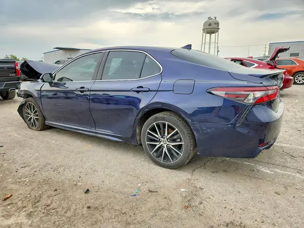 4T1G11AK8MU412503 2021 TOYOTA CAMRY - Image 2