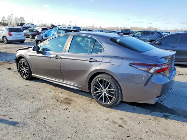 4T1G11AK8MU413926 2021 TOYOTA CAMRY - Image 2