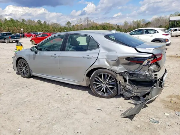 4T1G11AK8MU422755 2021 TOYOTA CAMRY - Image 2