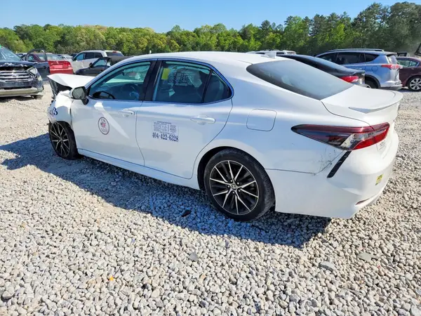 4T1G11AK8MU426661 2021 TOYOTA CAMRY - Image 2