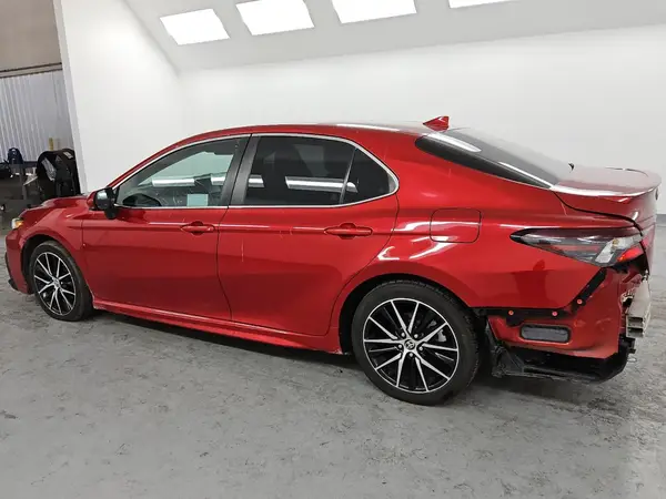4T1G11AK8MU427177 2021 TOYOTA CAMRY - Image 2