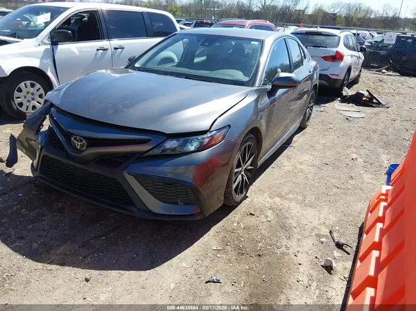 4T1G11AK8MU428880 2021 TOYOTA CAMRY - Image 2