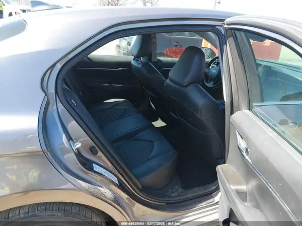 4T1G11AK8MU428880 2021 TOYOTA CAMRY - Image 8