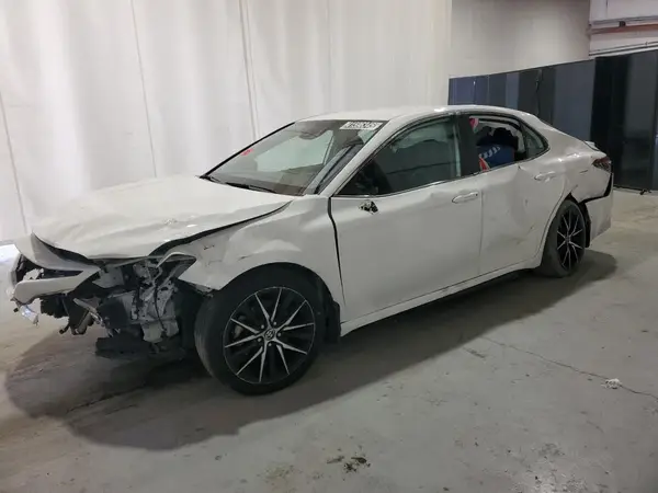 4T1G11AK8MU430158 2021 TOYOTA CAMRY - Image 1
