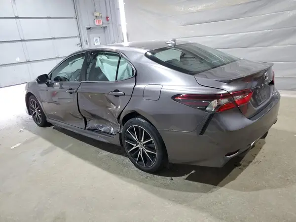 4T1G11AK8MU430340 2021 TOYOTA CAMRY - Image 2