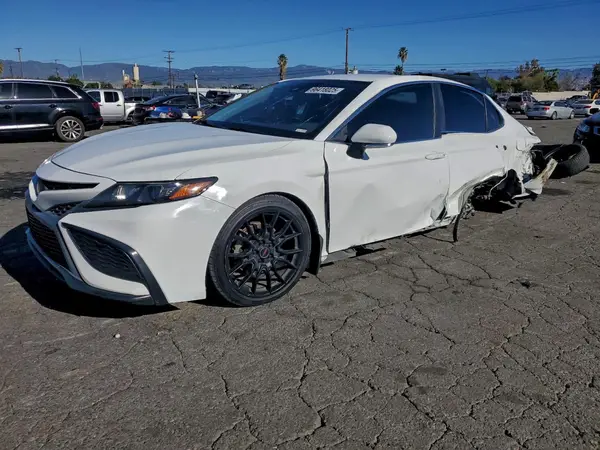 4T1G11AK8MU434243 2021 TOYOTA CAMRY - Image 1