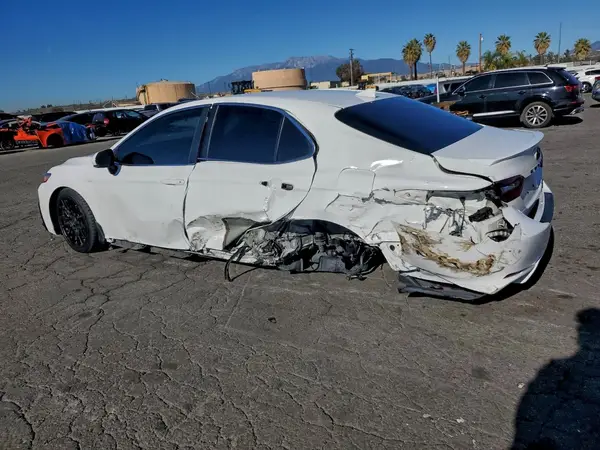 4T1G11AK8MU434243 2021 TOYOTA CAMRY - Image 2