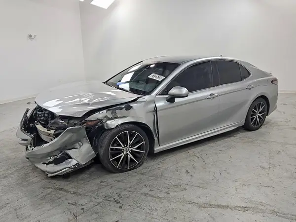 4T1G11AK8MU437160 2021 TOYOTA CAMRY - Image 1