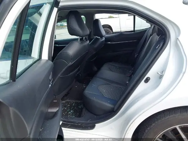 4T1G11AK8MU439362 2021 TOYOTA CAMRY - Image 8