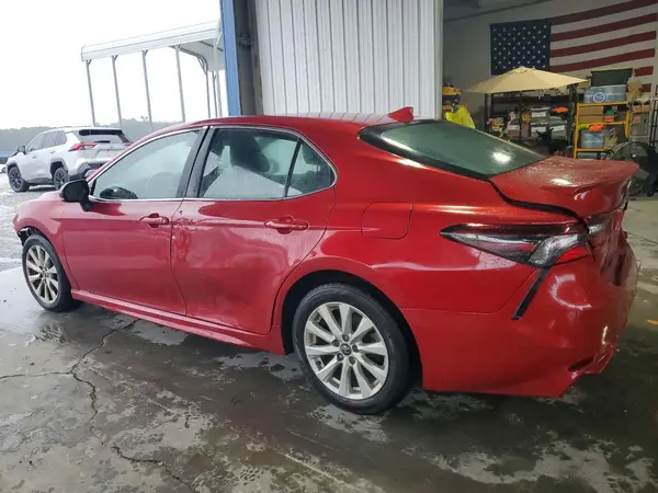 4T1G11AK8MU439622 2021 TOYOTA CAMRY - Image 2