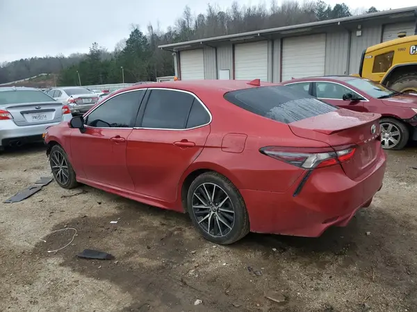 4T1G11AK8MU440172 2021 TOYOTA CAMRY - Image 2