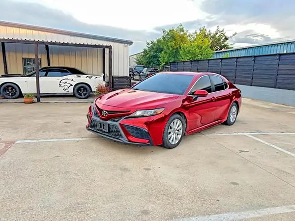 4T1G11AK8MU441161 2021 TOYOTA CAMRY - Image 2