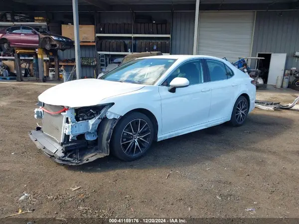 4T1G11AK8MU441273 2021 TOYOTA CAMRY - Image 2