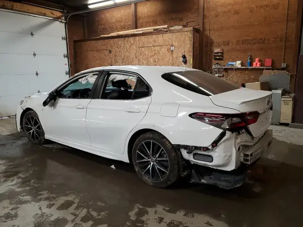 4T1G11AK8MU441547 2021 TOYOTA CAMRY - Image 2