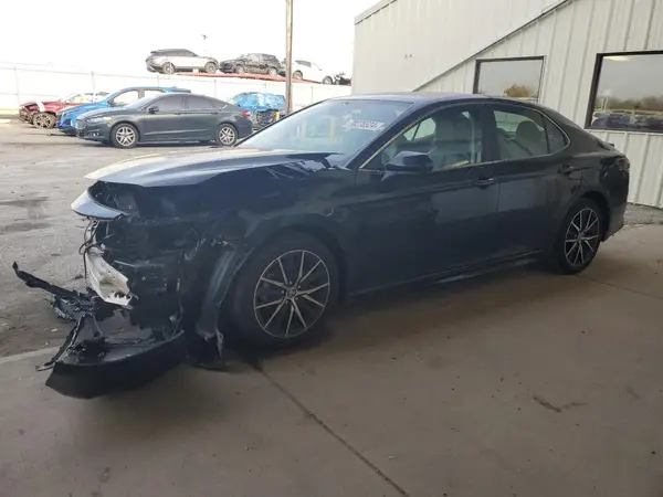 4T1G11AK8MU445808 2021 TOYOTA CAMRY - Image 1