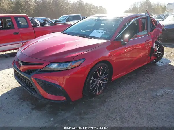 4T1G11AK8MU446313 2021 TOYOTA CAMRY - Image 2