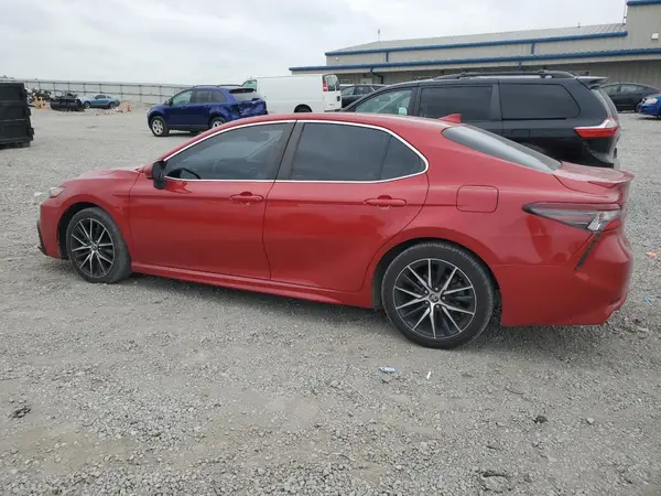 4T1G11AK8MU446795 2021 TOYOTA CAMRY - Image 2