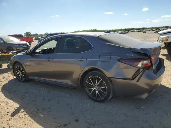 4T1G11AK8MU450135 2021 TOYOTA CAMRY - Image 2