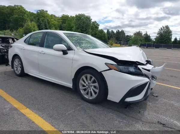4T1G11AK8MU450667 2021 TOYOTA CAMRY - Image 1