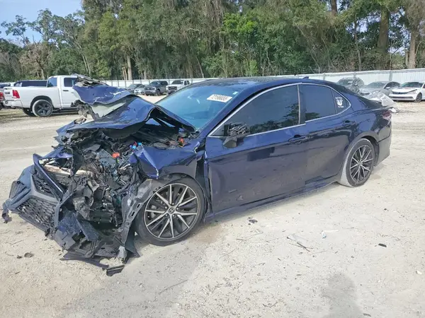 4T1G11AK8MU457084 2021 TOYOTA CAMRY - Image 1