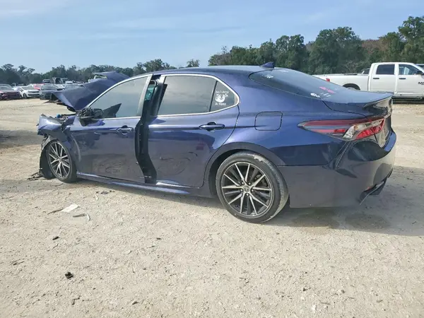 4T1G11AK8MU457084 2021 TOYOTA CAMRY - Image 2