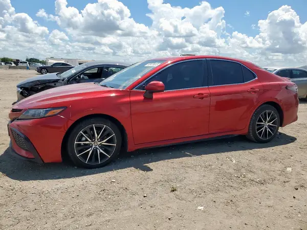 4T1G11AK8MU459854 2021 TOYOTA CAMRY - Image 1