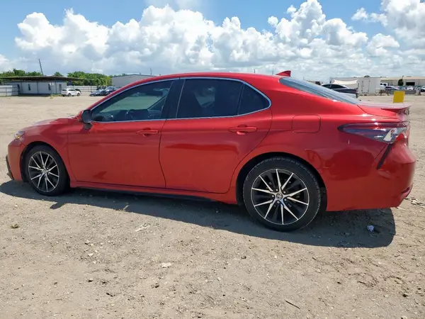 4T1G11AK8MU459854 2021 TOYOTA CAMRY - Image 2