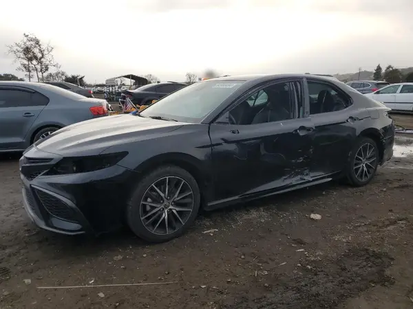 4T1G11AK8MU460065 2021 TOYOTA CAMRY - Image 1