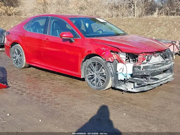 4T1G11AK8MU462334 2021 TOYOTA CAMRY - Image 1