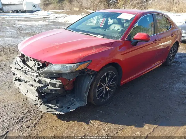 4T1G11AK8MU462334 2021 TOYOTA CAMRY - Image 2