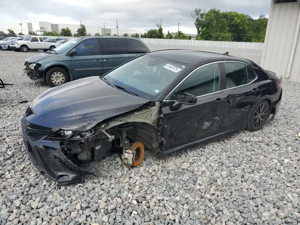 4T1G11AK8MU463676 2021 TOYOTA CAMRY - Image 1