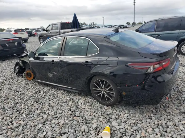 4T1G11AK8MU463676 2021 TOYOTA CAMRY - Image 2