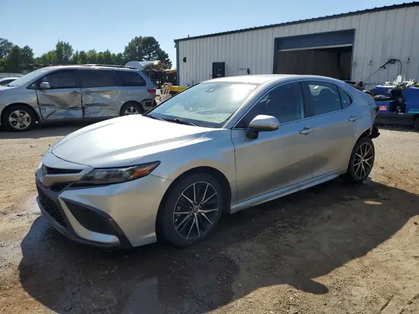 4T1G11AK8MU464293 2021 TOYOTA CAMRY - Image 1