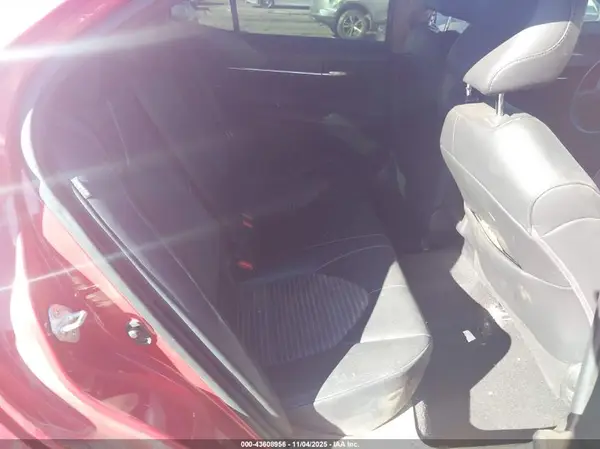 4T1G11AK8MU465766 2021 TOYOTA CAMRY - Image 8