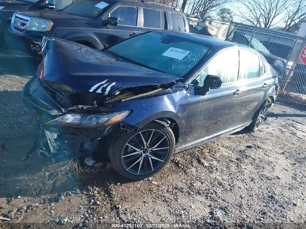 4T1G11AK8MU467341 2021 TOYOTA CAMRY - Image 2