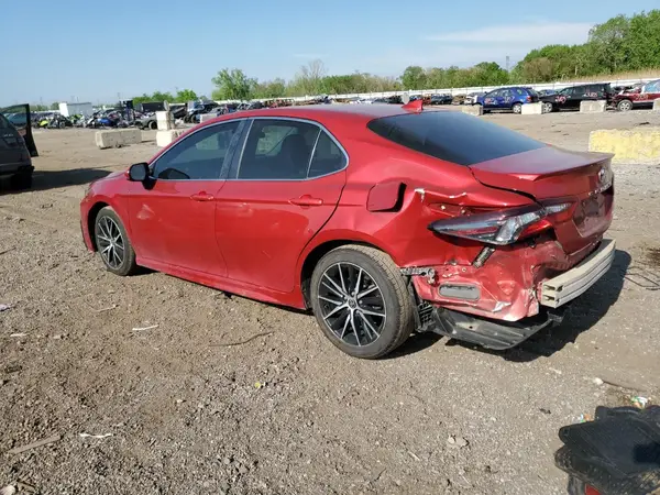 4T1G11AK8MU467582 2021 TOYOTA CAMRY - Image 2