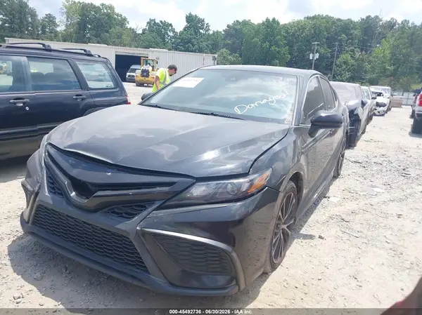 4T1G11AK8MU469302 2021 TOYOTA CAMRY - Image 2