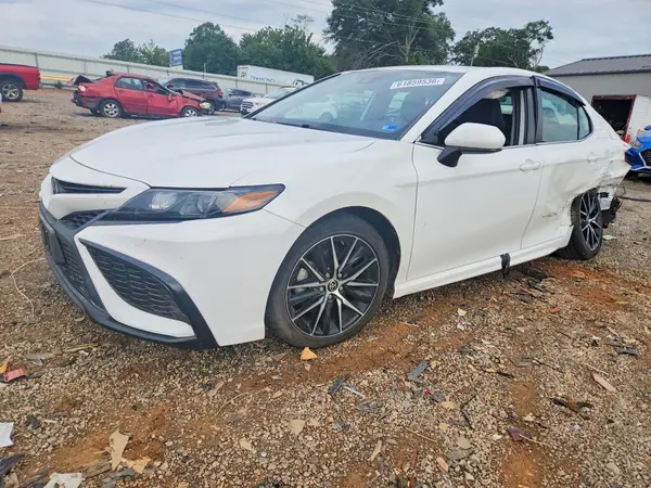 4T1G11AK8MU470126 2021 TOYOTA CAMRY - Image 1