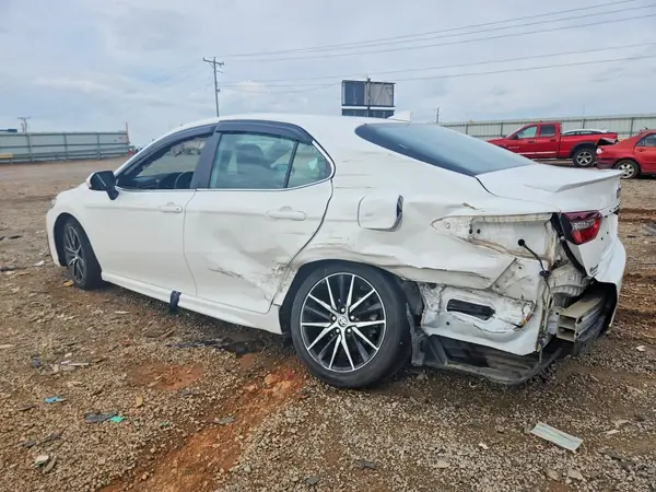 4T1G11AK8MU470126 2021 TOYOTA CAMRY - Image 2